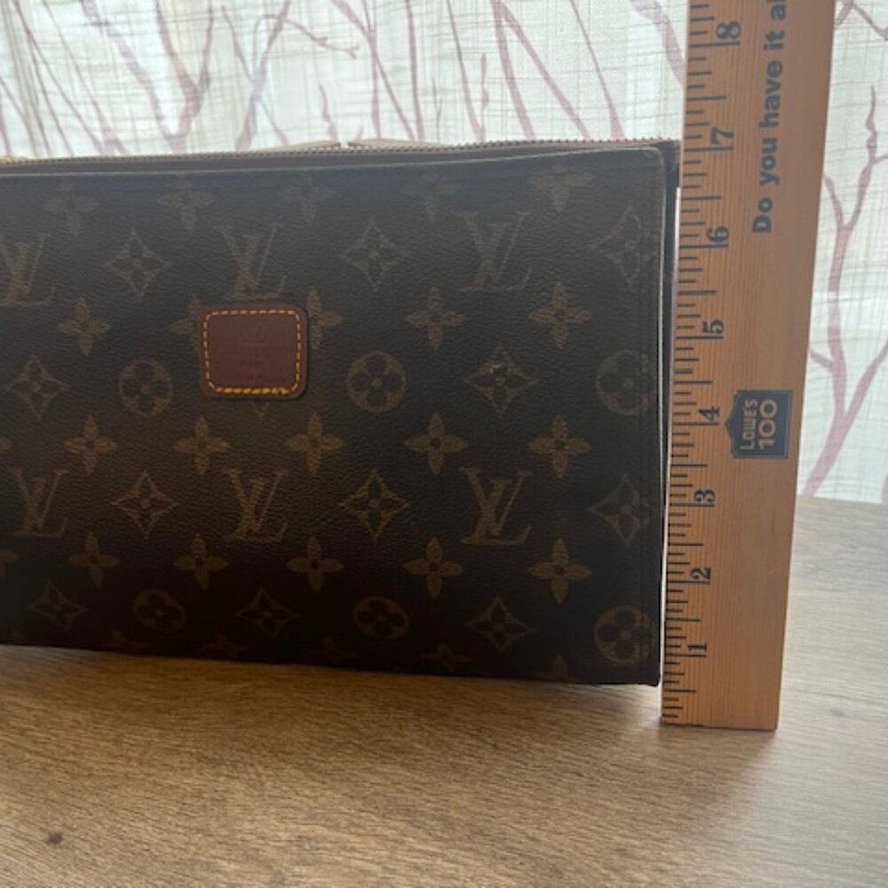 Vintage Louis Vuitton Set of 2 Cosmetic Pouches – Classic Monogram Canvas - Picture 4 of 8